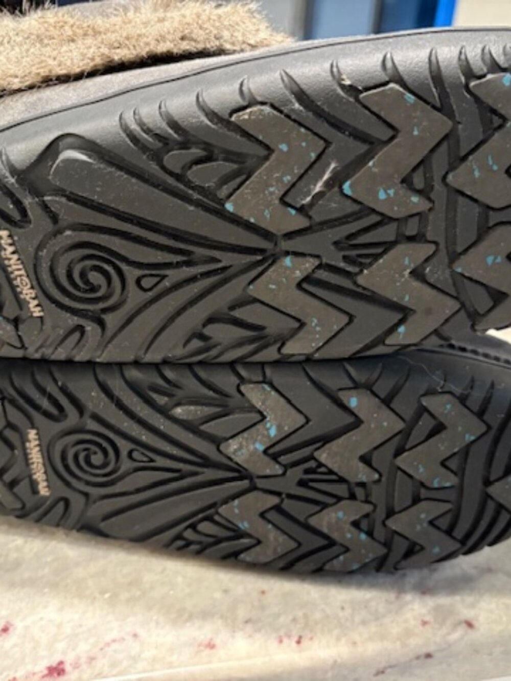 manitobah mukluks-keewatin grey size w8/m6 unisex